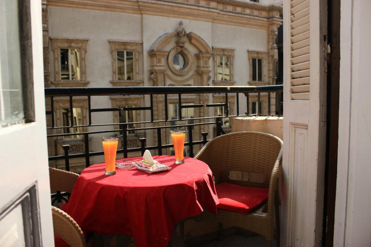 Victory Of Downtown Le Caire